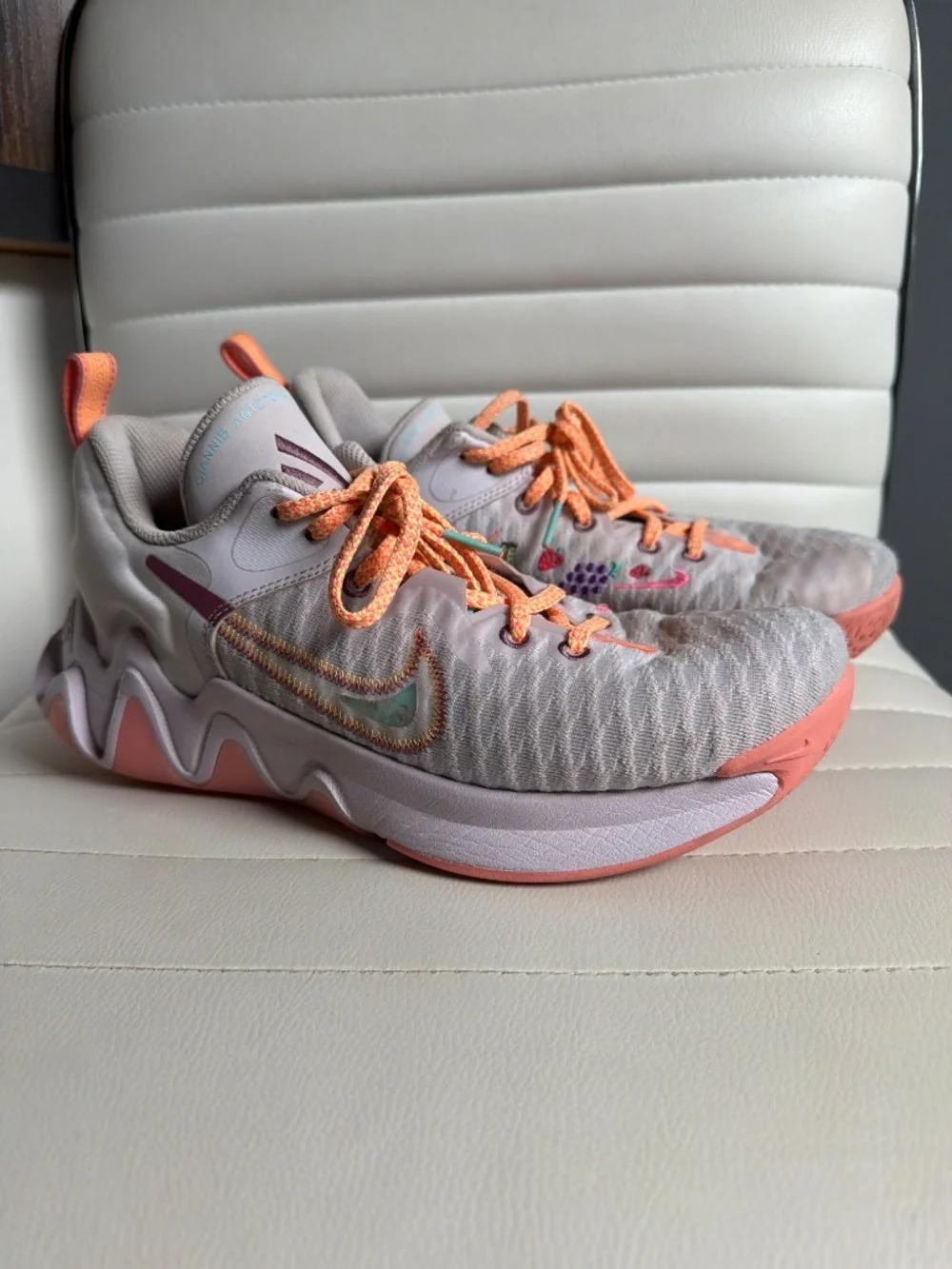 Basketball/volleyball shoes
